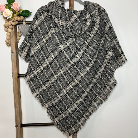 St.‎ John's Bay Black Gray Cream Poncho One Size - Picture 6 of 9